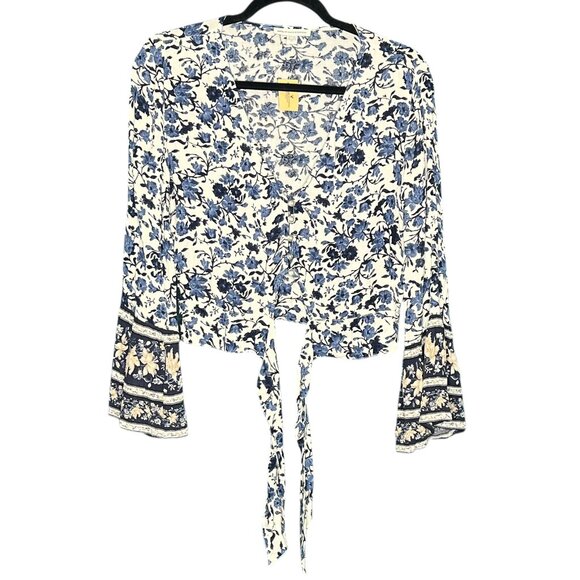 American Eagle NEW Blue White Boho Floral Bell Sleeve Cottagecore Tie Top S - Picture 4 of 8